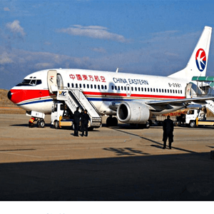 遵义新舟机场货运航空快运业稳步发展的原因是什么？